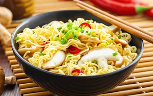 Ăn sáng bằng mì tôm có nên không?