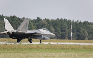 Mỹ triển khai chiến đấu cơ tàng hình F-22 Raptor gần Ukraine