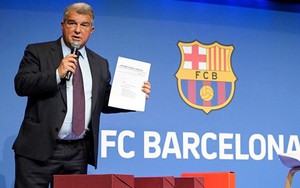 Chủ tịch Barca đăng đàn làm rõ cáo buộc mua trọng tài