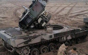 Lính Ukraine tự làm bay tháp pháo Leopard 2A4
