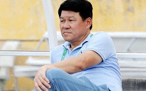 Tiên trách kỷ hậu trách nhân, sân Thống Nhất vắng hoe sao đổ lỗi "VPF tổ chức như giải phường"?