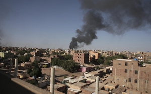 Pháp bắt đầu sơ tán công dân khỏi Sudan