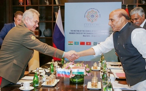 Nga và Ấn Độ thảo luận việc tăng cường sản xuất vũ khí "Make in India"
