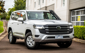 Trang bị này cho thấy Toyota Land Cruiser bản ‘giá rẻ’ dễ về Việt Nam: Cắt nhiều thứ so với bản đang bán, có thể nhiều mục đích sử dụng