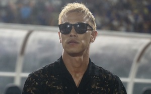 Keisuke Honda gây tranh cãi với thời trang 'độc lạ', HLV U22 Campuchia liền có phản bác bất ngờ