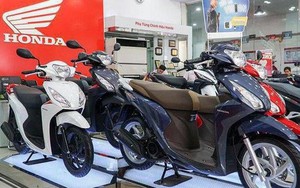 Xe máy đồng loạt giảm sâu chưa từng có: Winner X, Vision, SH... lao dốc tới 16 triệu đồng, đại lý chơi lớn tặng kèm tủ lạnh, Vario 160, điện thoại Samsung