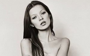 Ảnh 18+ thuở đôi mươi của Kate Moss chưa từng công bố