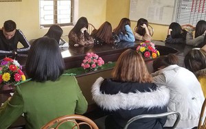 Nhân viên quán karaoke bán ma túy cho khách hát
