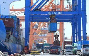 Chỉ hai tuần tháng 4, xuất khẩu mang về 15 tỷ USD cho Việt Nam, một nhóm hàng tăng 123%