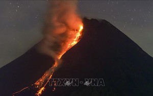 Núi lửa Merapi ở Indonesia phun trào