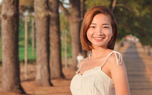 Bên ngoài đường chạy, Nguyễn Thị Oanh diện váy thướt tha, nhan sắc cực ngọt ngào