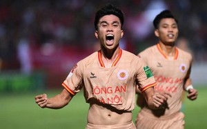 Sao trẻ U22 Việt Nam lập siêu phẩm "cứu" Văn Hậu, đưa CLB CAHN ngược dòng đẹp mắt