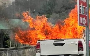 Ôtô bán tải phát nổ, tài xế tử vong: Tông người rồi đốt xe tự tử