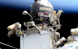 Các nhà du hành vũ trụ Nga hoàn thành chuyến đi bộ ngoài không gian