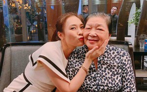 Mẹ ruột từng là hoa khôi đất Quảng, luôn dạy Mỹ Tâm sống khiêm nhường, giữ gìn lề lối gia phong