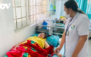 19 người nhập viện do ngộ độc sau đám cưới