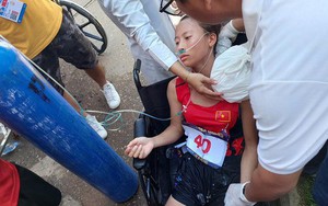 VĐV marathon Việt Nam ngất xỉu, phải thở oxy vì sốc nhiệt ở SEA Games 32
