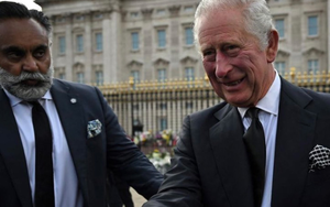 Vệ sĩ bí ẩn của Vua Charles III