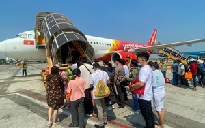 Hãng hàng không kiến nghị bỏ giá trần vé máy bay, Bộ Tài chính lên tiếng