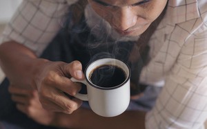 Cà phê làm tim đập nhanh bất thường, liệu uống nhiều loại nước này có gây hại cho tim?