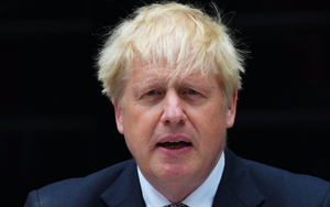 Cựu Thủ tướng Anh Johnson bất ngờ xin ra khỏi quốc hội, chỉ trích trò ‘săn phù thuỷ’