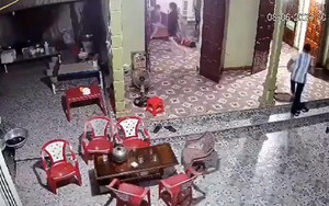 Vụ chồng đâm vợ rồi sang đốt nhà hàng xóm: Người vợ đã tử vong