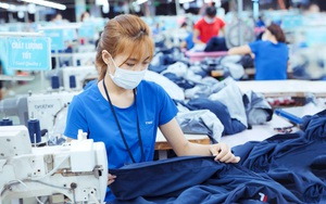 Nhiều doanh nghiệp cùng ngành khát đơn hàng, sa thải ồ ạt thì công ty này vẫn tăng trưởng cả doanh thu lẫn lợi nhuận