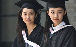 Dự lễ tốt nghiệp, nữ sinh dẫn theo một nhân vật đặc biệt khiến nhiều người tranh cãi
