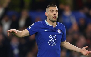 Man City chiêu mộ tân binh đầu tiên sau cú ăn 3