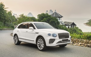 Bentley Bentayga EWB Azure ra mắt Việt Nam