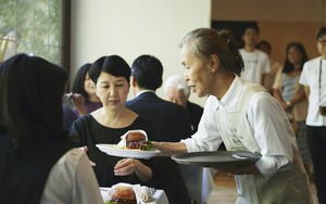 Nhà hàng Nhật Bản đông khách vì lý do kỳ lạ: Chẳng mấy khi nhân viên phục vụ món ăn đúng yêu cầu