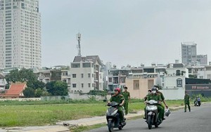 Phát hiện thi thể cháy đen trong bãi đất trống ở TPHCM