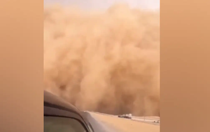 Video bão cát như tận thế ở Ai Cập