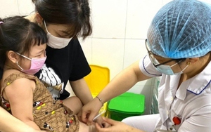 Bị trì hoãn tiêm chủng do thiếu vaccine, còn cách nào khác bảo vệ trẻ?