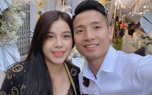 Vợ trung vệ Bùi Tiến Dũng chấm chồng 100 điểm trên sân nhưng 1.000 điểm ngoài đời
