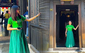 Tìm về nếp nhà cổ, các bạn trẻ nhìn ngắm lại dòng thời gian đã qua