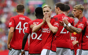 Giúp Man.United thắng, Van de Beek “ỉu xìu” khi đề cập tương lai