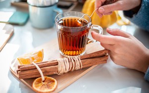 Mùa mưa, nhâm nhi ly trà quế để hưởng nhiều lợi ích cho sức khỏe