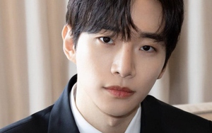 "Mỹ nam" Lee Junho giàu cỡ nào?