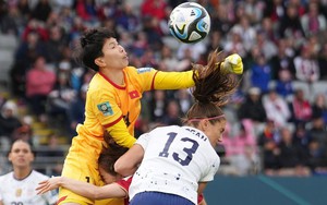 Thủ môn Việt Nam tiết lộ bí kíp bắt 11m: "Tôi biết Alex Morgan thường đá về bên phải"
