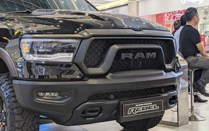 Chùm ảnh: Chi tiết RAM 1500 Rebel vừa ra mắt tại Việt Nam