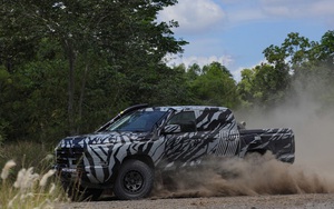 Mitsubishi Triton 2024 sẽ có phiên bản cạnh tranh Ranger Raptor: Có thể được tinh chỉnh động cơ, dùng đồ từ bản đua