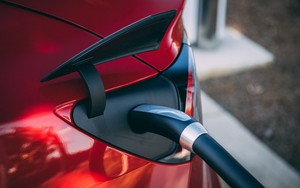 Công nghệ hơn 10 năm tuổi của Tesla lợi hại ra sao mà "thu phục" cả Ford, Mercedes, GM?