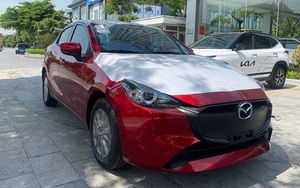 Mazda2 2024 ồ ạt về đại lý trước ngày ra mắt: Mặt kín kiểu xe điện, giá dự kiến từ 429 triệu, rẻ hơn Morning, i10 bản full