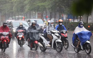 Nhiều vùng trên cả nước đón mưa lớn