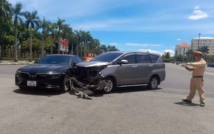 Đằng sau những bức ảnh TNGT: Toyota Innova tan nát khi đâm vào VinFast Lux A