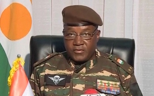 Niger rơi vào hỗn loạn sau đảo chính, phương Tây đồng loạt cắt viện trợ