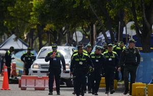Con trai bị bắt vì trọng tội, tổng thống Colombia “chúc may mắn”