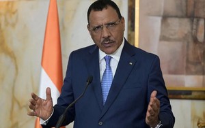 Phe đảo chính Niger tuyên bố sẽ truy tố tổng thống bị lật đổ
