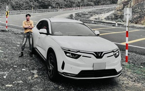 Chủ xe VinFast VF 8 sau 1.000km cập nhật phần mềm: 'Hết nhiều lỗi, tự lái mượt nhưng bị tắt bớt tính năng'